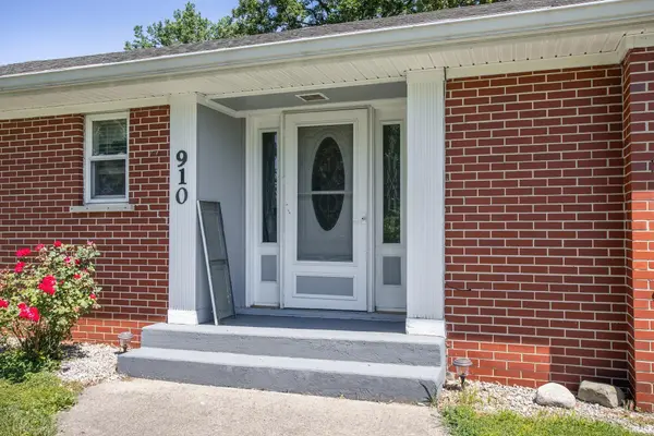 910 Orlando DR, Fort Wayne, IN 46825