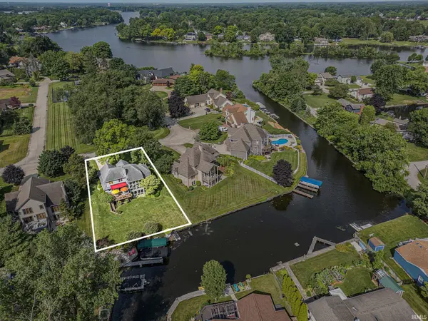 54454 Heron Cove LN, Elkhart, IN 46516