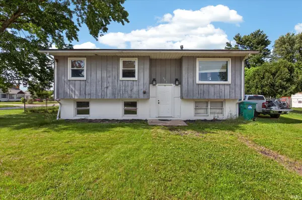 392 Fairmount RD, Kingsford Heights, IN 46346