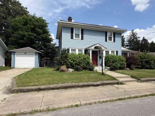 302 Walsh ST, South Bend, IN 46617-2417