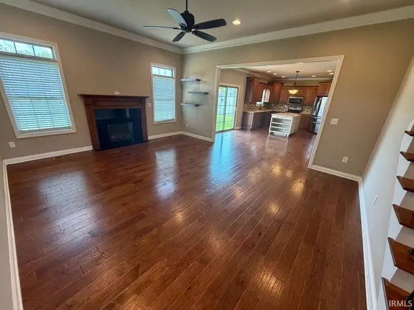 13345 Prestwick CT, Evansville, IN 47725