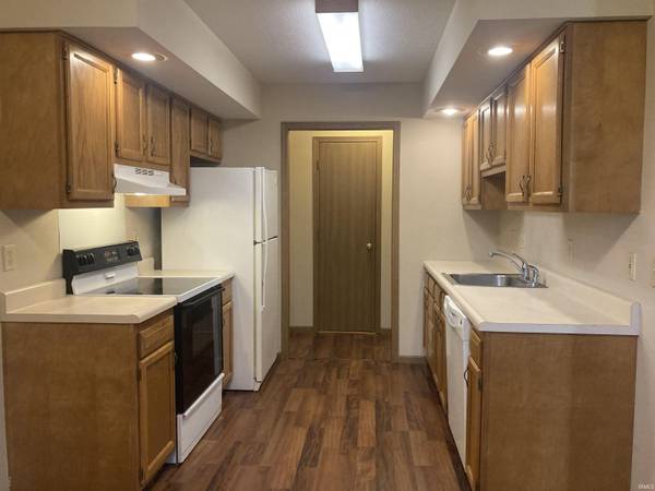 1043 N Forest View DR, Ellettsville, IN 47429