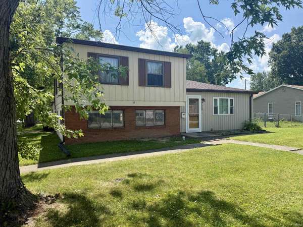 1220 N Lafontaine ST, Huntington, IN 46750