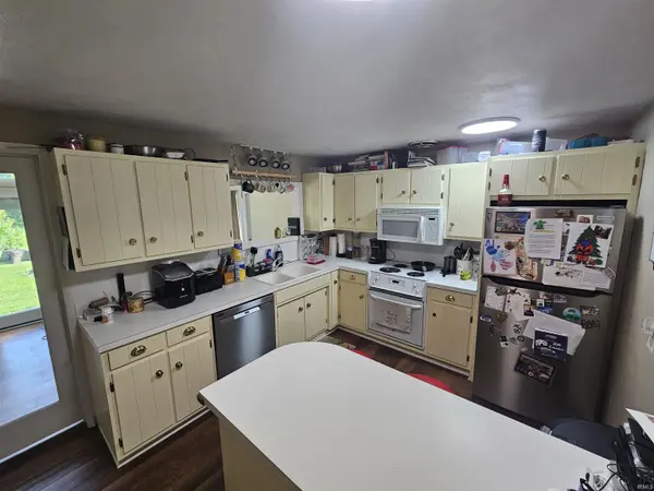 5379 E Simpson Lake DR, Vincennes, IN 47591