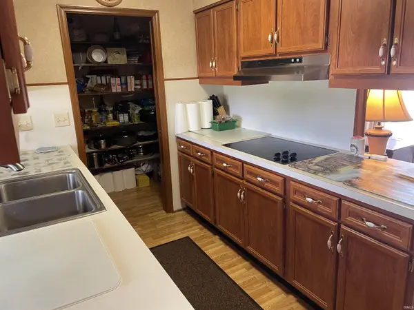 505 Meadow LN, Hartford City, IN 47348