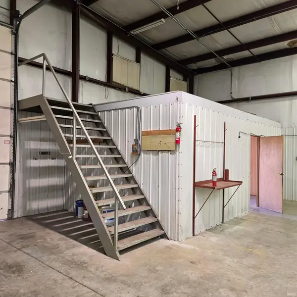 5877 Pine RD, Plymouth, IN 46563