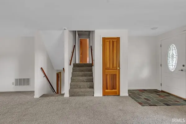 3522 E Grandview DR, Bloomington, IN 47408-2720