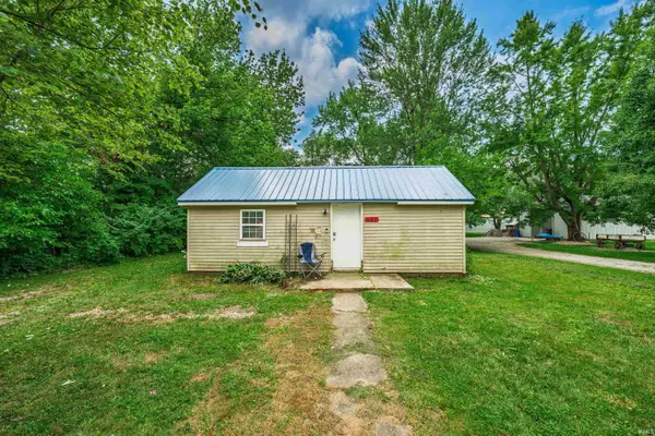 407 E Maple ST, Gaston, IN 47342