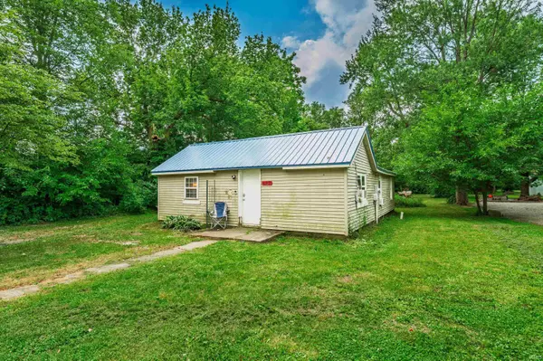 407 E Maple ST, Gaston, IN 47342