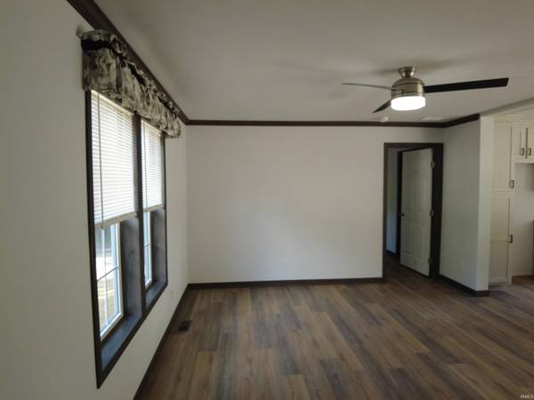 251 Briarwood DR, Bedford, IN 47421