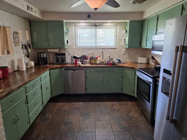 3108 E Winwood DR, Muncie, IN 47303