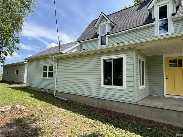 103 E 2nd ST, Converse, IN 46919