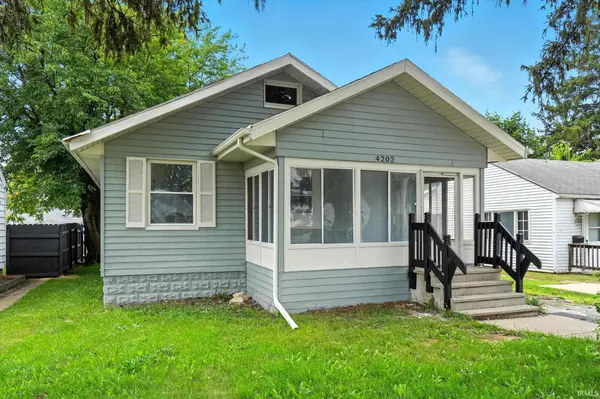 4202 Hanna ST, Fort Wayne, IN 46806-1826