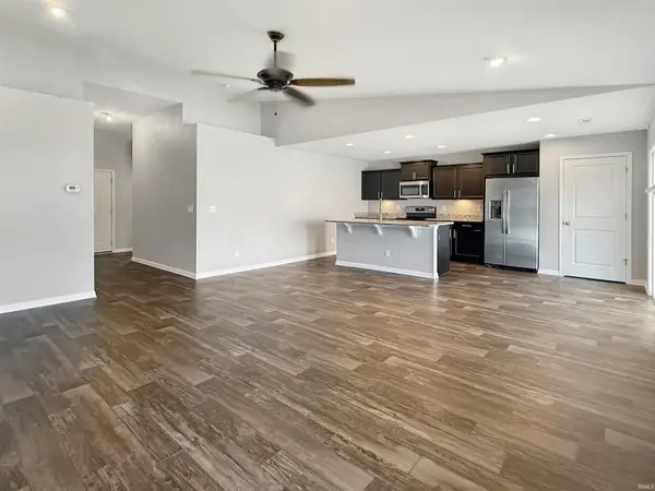 3102 Megan DR, Newburgh, IN 47630