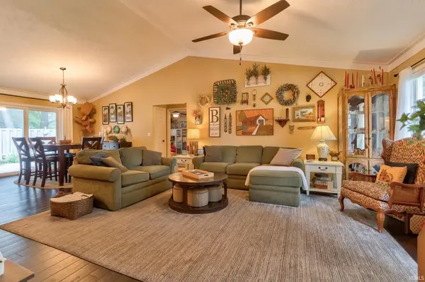 431 S Kasper DR, Santa Claus, IN 47579-6287