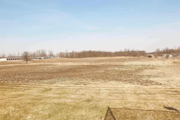 2004 W North ST, Kendallville, IN 46755