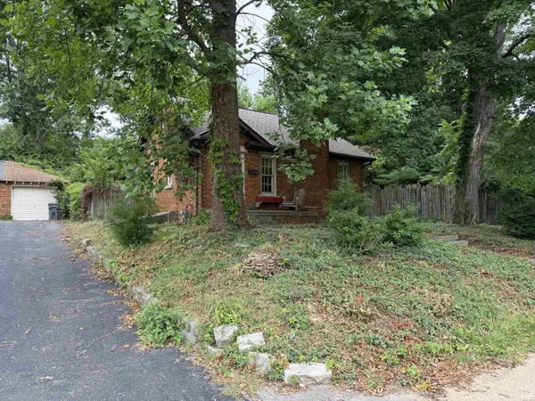 115 E Southern DR, Bloomington, IN 47401