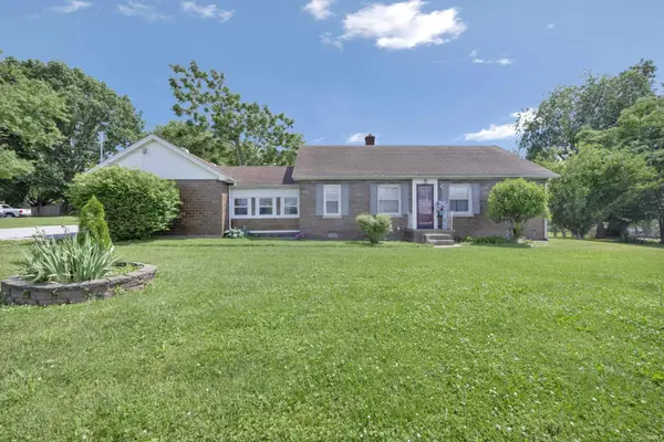 3001 Lynch RD, Evansville, IN 47711