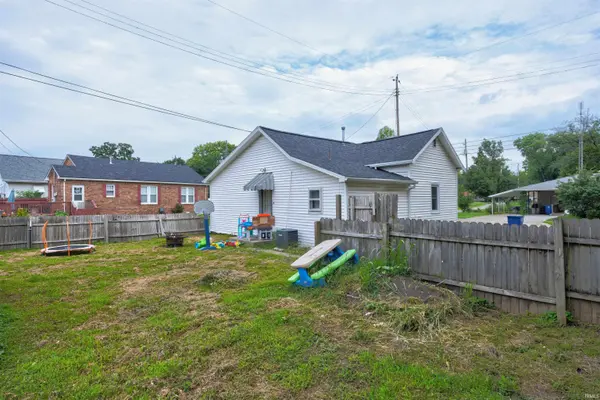 901 E State ST, Princeton, IN 47670-1939