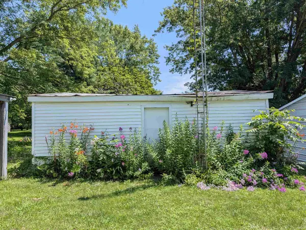 6176 W 300 S ***, Farmland, IN 47340