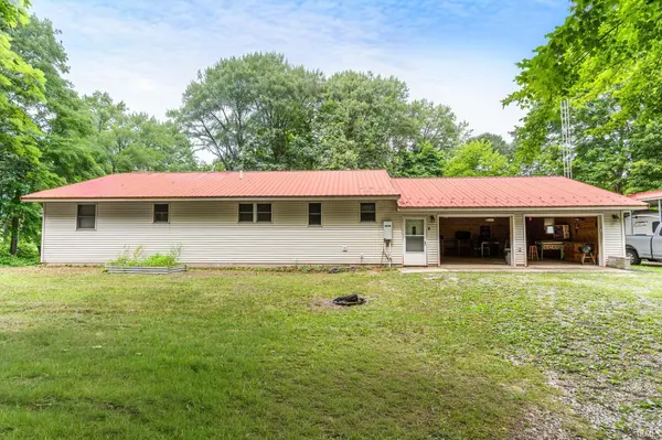3525 N 1100 E ***, Grovertown, IN 46531
