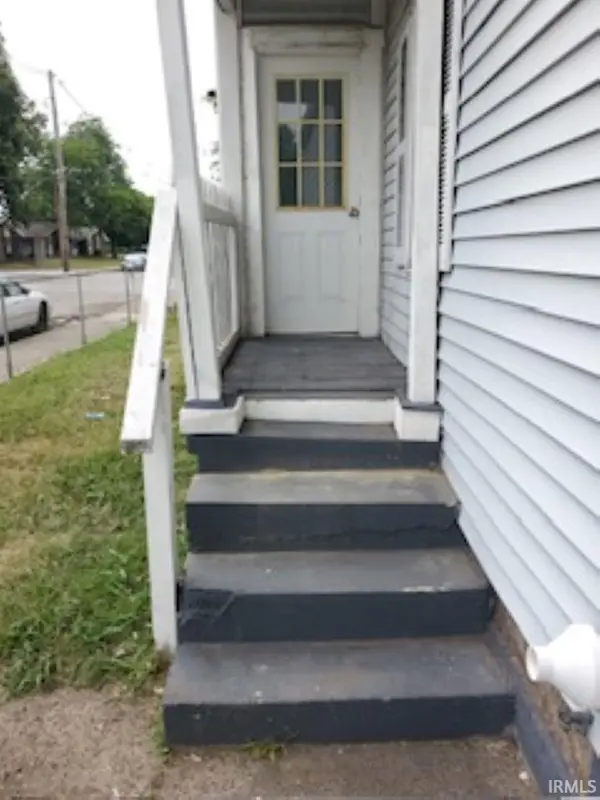 1800 N 6th AVE, Evansville, IN 47710-2620