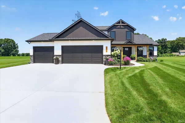 30949 Villa DR, Granger, IN 46530-7748