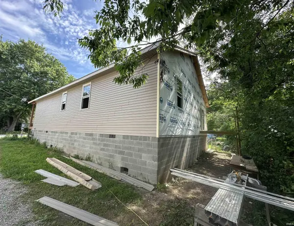 48 W Clay ST, Spencer, IN 47460