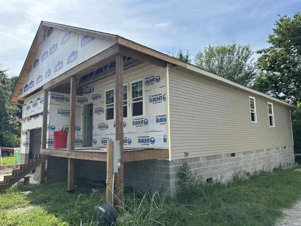 48 W Clay ST, Spencer, IN 47460