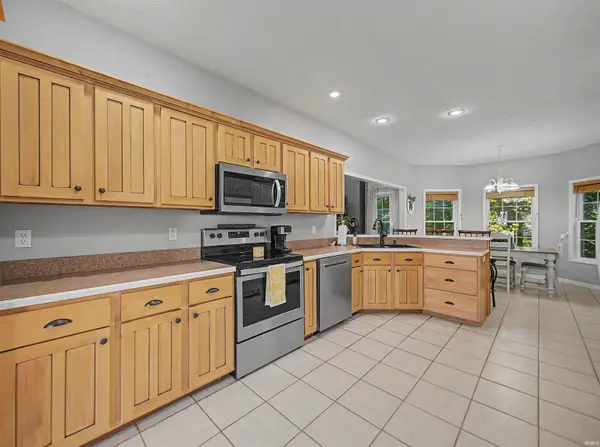 9000 Meghan CT, Evansville, IN 47712