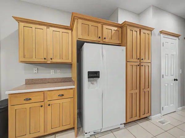 9000 Meghan CT, Evansville, IN 47712