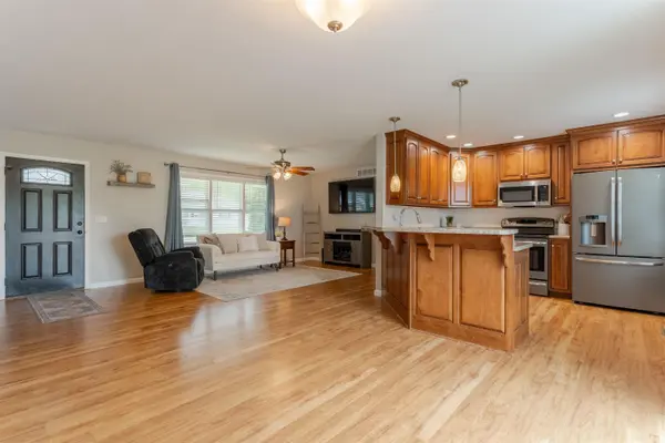705 Brett Cabel RD, Washington, IN 47501