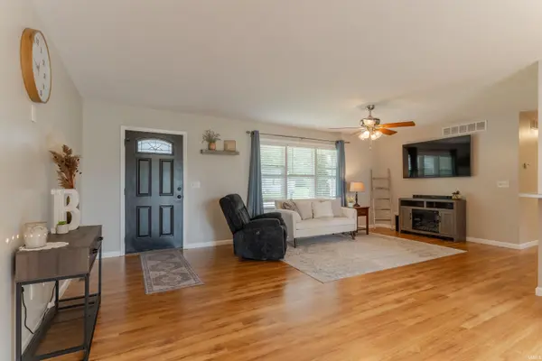 705 Brett Cabel RD, Washington, IN 47501