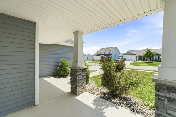 453 Barnsley CV, Fort Wayne, IN 46845