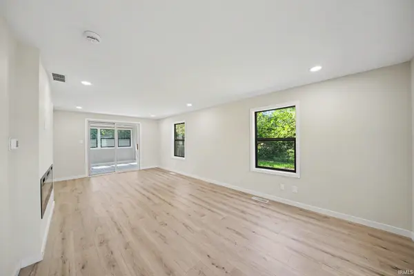 21 Barberry DR, Osceola, IN 46561