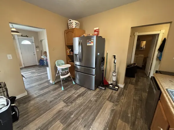 526 Dowling ST, Kendallville, IN 46755