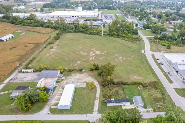 105 N Wabash ST, Hartford City, IN 47348