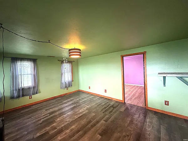 1195 Pine RD, Plymouth, IN 46563-9747