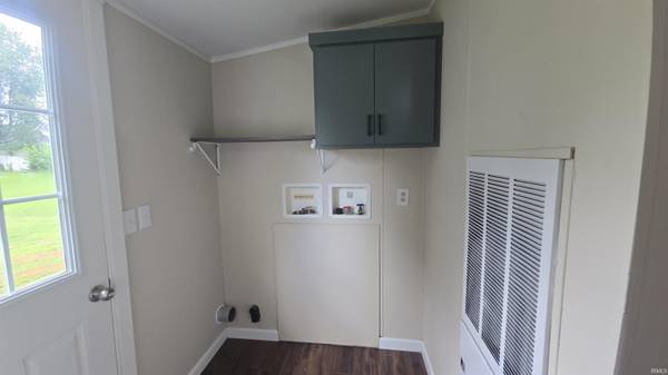 105 Poplar ST, Loogootee, IN 47556