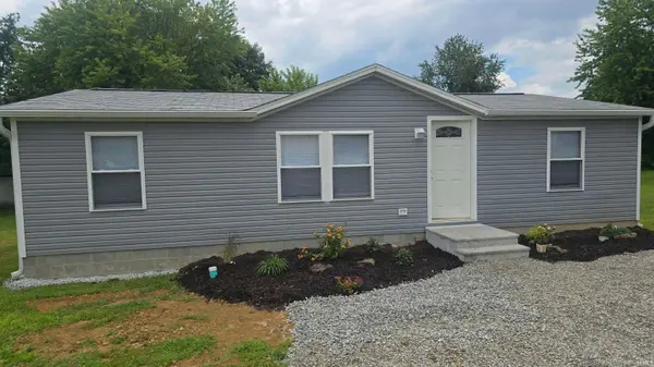 105 Poplar ST, Loogootee, IN 47556