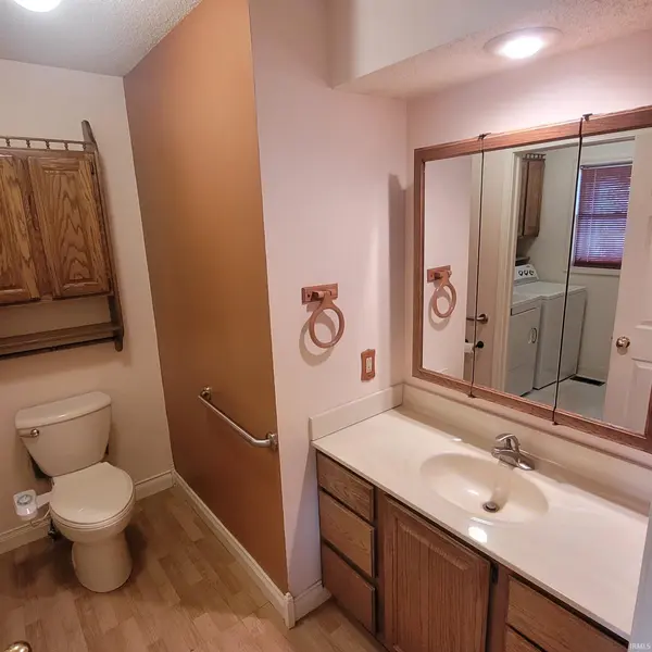 2612 Belknap LN, Mishawaka, IN 46544-6775