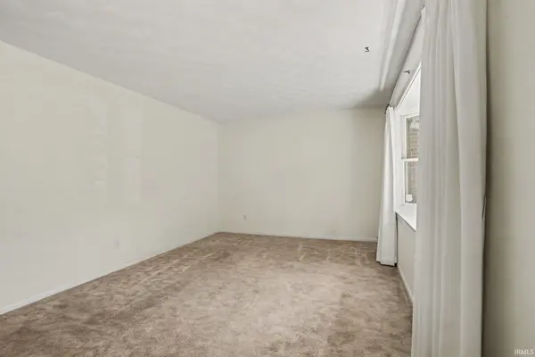 51678 Grape RD, Granger, IN 46530-7095