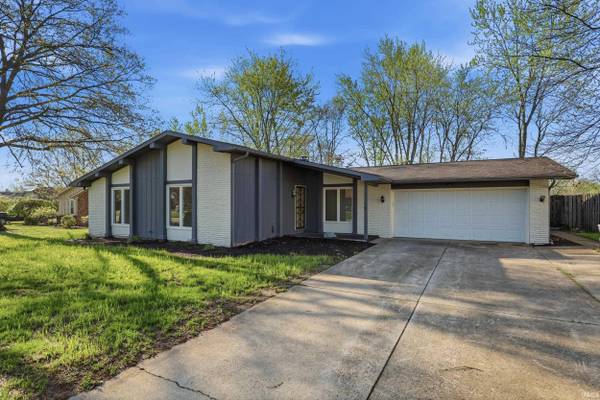 9529 Wolf River PL, Fort Wayne, IN 46804-6585