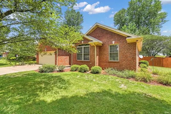 2807 Janeway DR, Mount Carmel, IL 62863