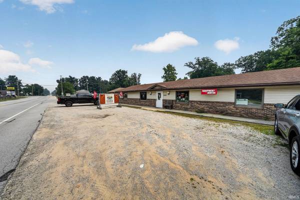 8098 N State Road 23 RD, Walkerton, IN 46574-8116