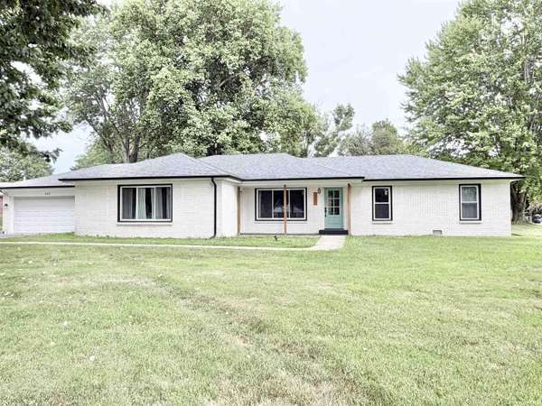 800 Upland DR, Logansport, IN 46947