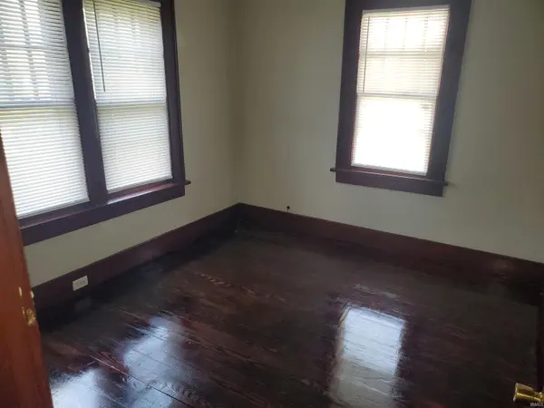 128 E Irvington ST, South Bend, IN 46614