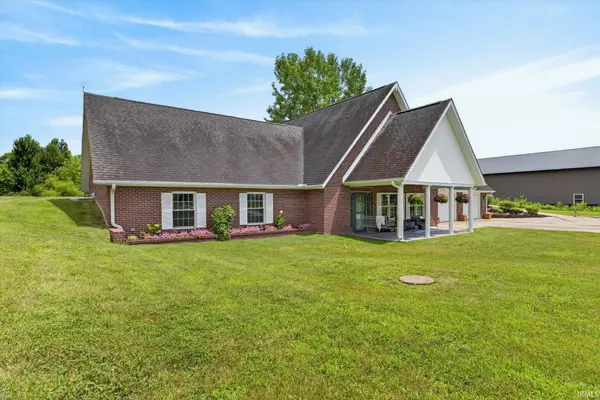 924 S 1250 ***, Loogootee, IN 47553-5368