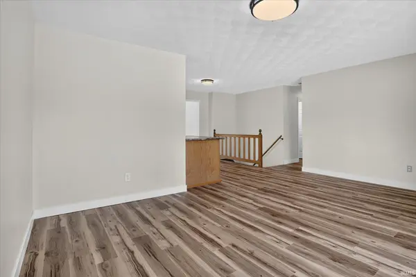 3331 E East Ridge DR, Warsaw, IN 46582-7274