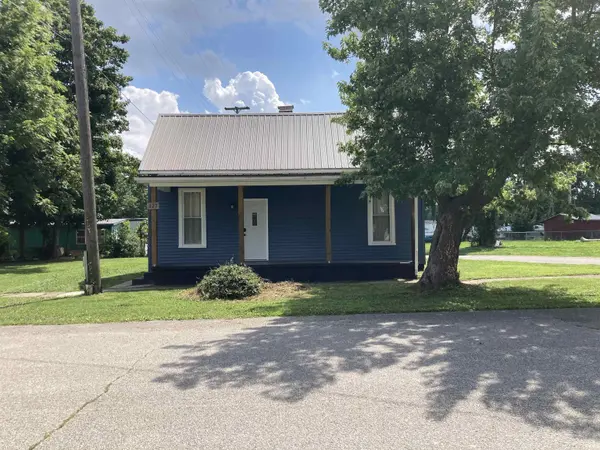 122 W Elm ST, Oakland City, IN 47660
